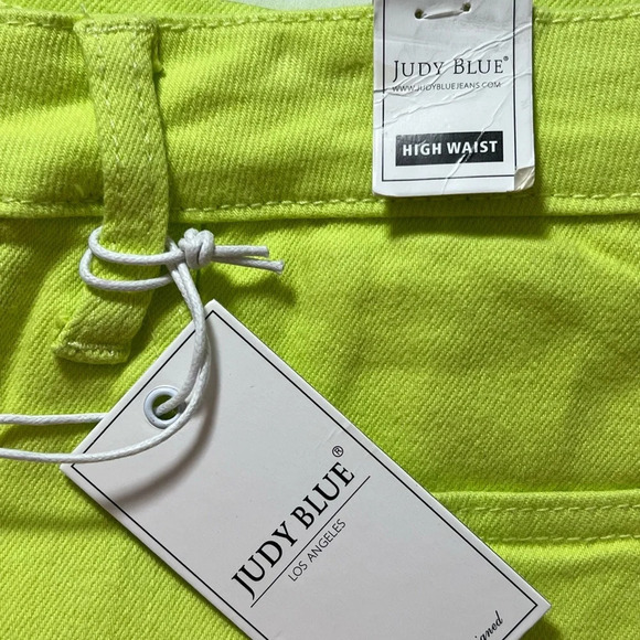 Judy Blue
Neon Lime Green High Waist Cuffed Slim Fit Jeans size 13/31 - Picture 8 of 10
